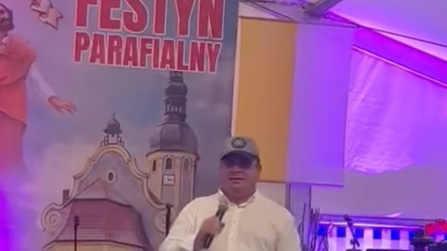 Wiceminister Michał Wójcik śpiewał na festynie parafialnym. Inni wręczają księżom czeki. Tak rozkręca się kampania w kościołach.