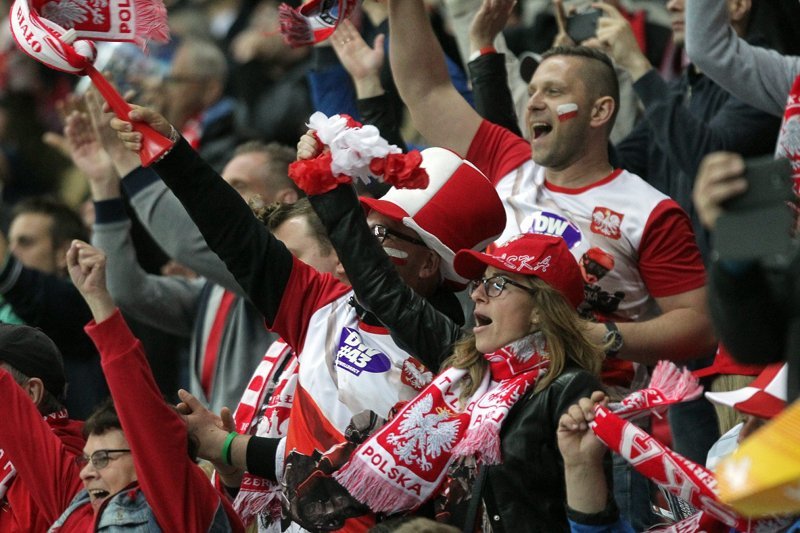 Polscy fani żużla maja powody do dumy. Ich biało-czerwona ekipa znów trzyma Puchar Świata.