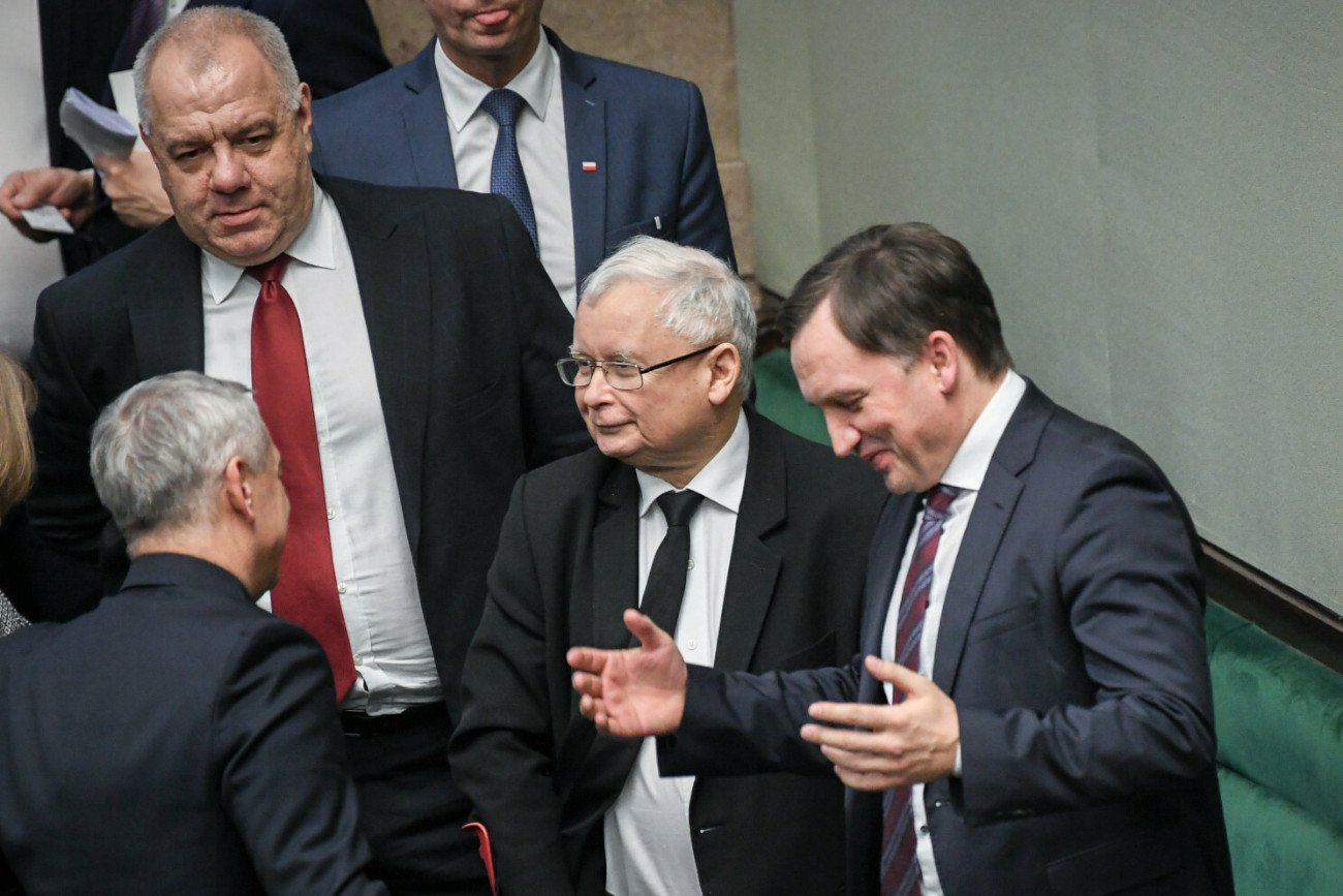 Partia Zbigniewa Ziobry dostanie stołek w resorcie Jacka Sasina?