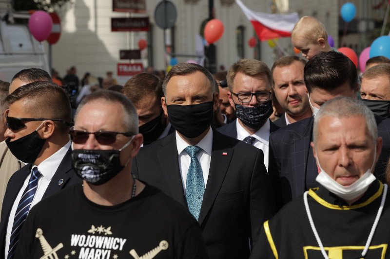 Prezydent Andrzej Duda pojawił się na Marszu dla Życia w Warszawie.