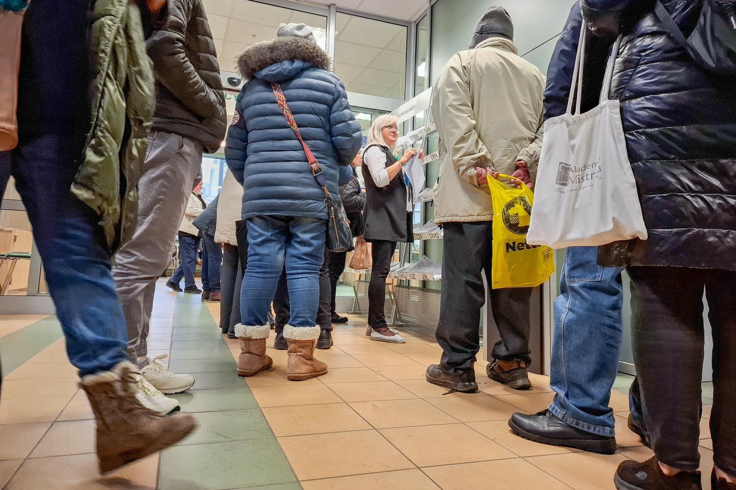 Dodatek dopełniający do renty socjalnej od marca będzie wynosił 2610,72 zł. Wypłaty zaczną się w maju 2025 r.