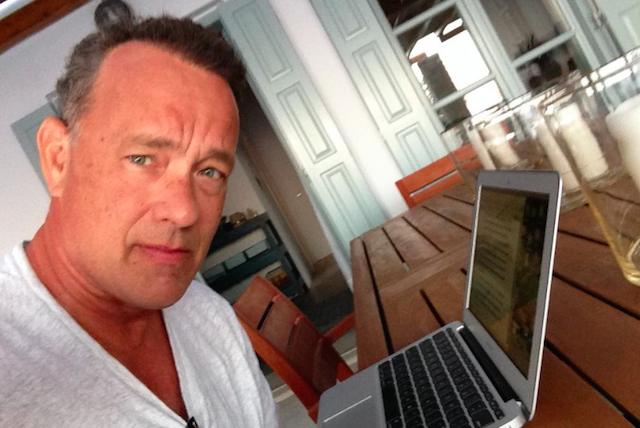 Tom Hanks promuje swoją aplikację Hanx Writer