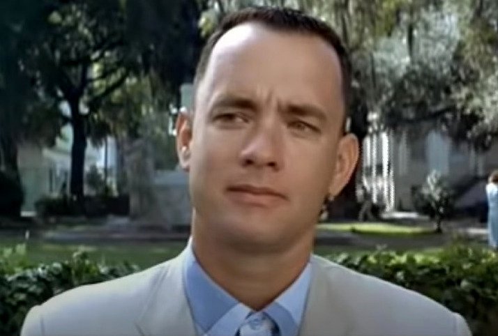Aktor Tom Hanks niczym legendarny Forrest Gump w 2020 roku przeżył tyle niespodziewanych wydarzeń, że mógłby je rozdzielić na co najmniej kilka życiorysów. W "The Guardian" opowiedział o tym, jak pokonał covid-19.
