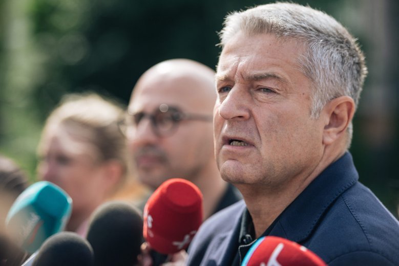 Przesłuchanie Frasyniuka trwało tylko 10 minut.