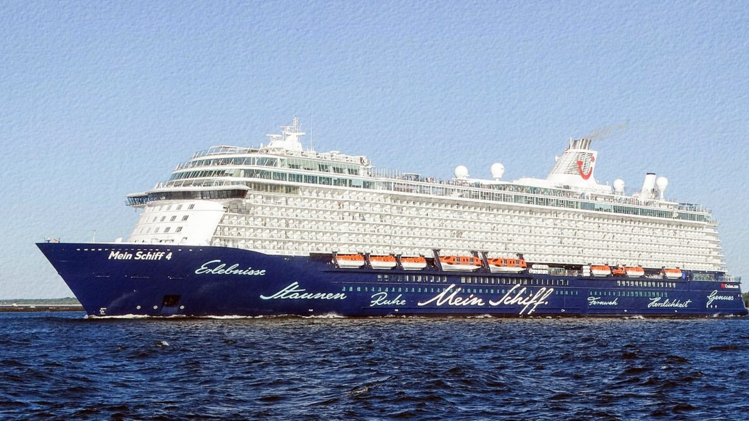 Tysiące turystów utknęło na statkach wycieczkowych w Zatoce Perskiej. statek wycieczkowy "Mein Schiff 4"
