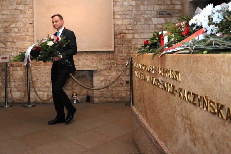 Andrzej Duda zapowiedział, że doprowadzi do zbudowania pomnika smoleńskiego przed Pałacem Prezydenckim.
