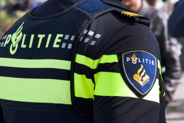 Holenderski dziennikarz śledczy Peter R. de Vries postrzelony 6 lipca w Amsterdamie, zmarł w szpitalu po tygodniowej walce o życie.