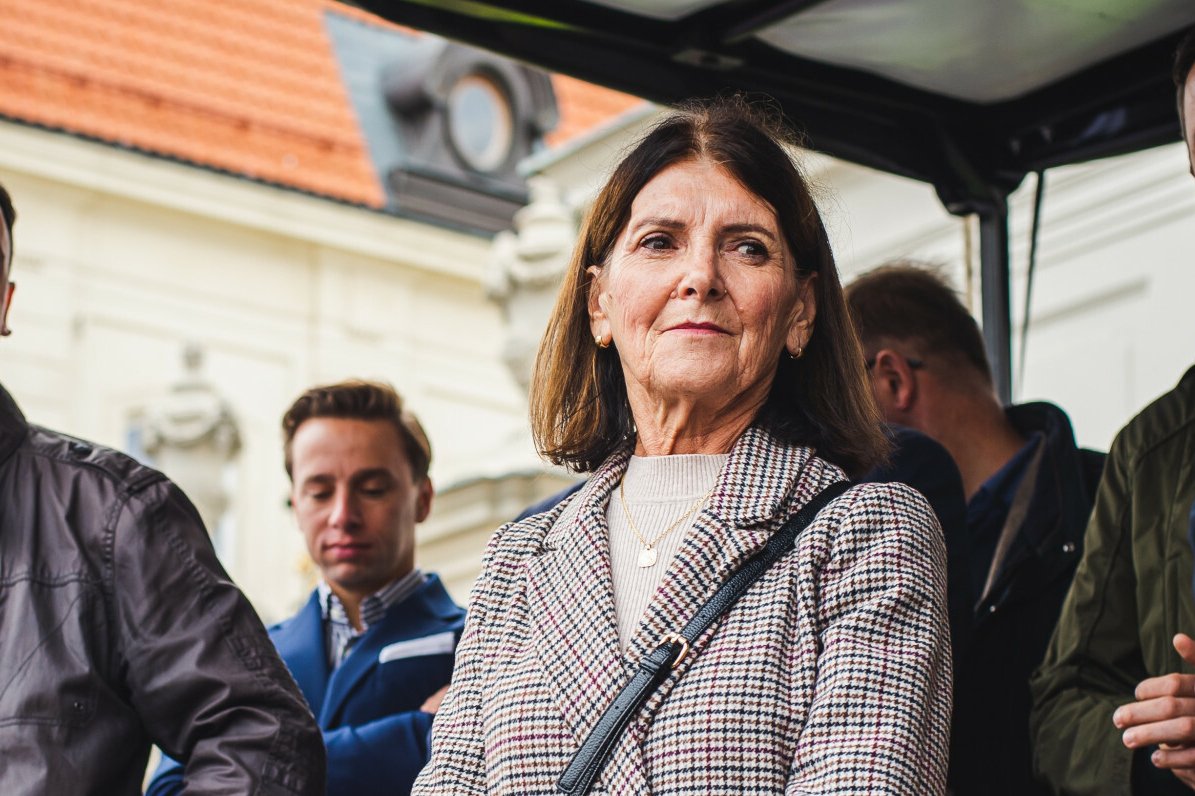 Posłanka PiS Teresa Hałas sprzeciwia się covidowej ustawie weryfikacyjnej.