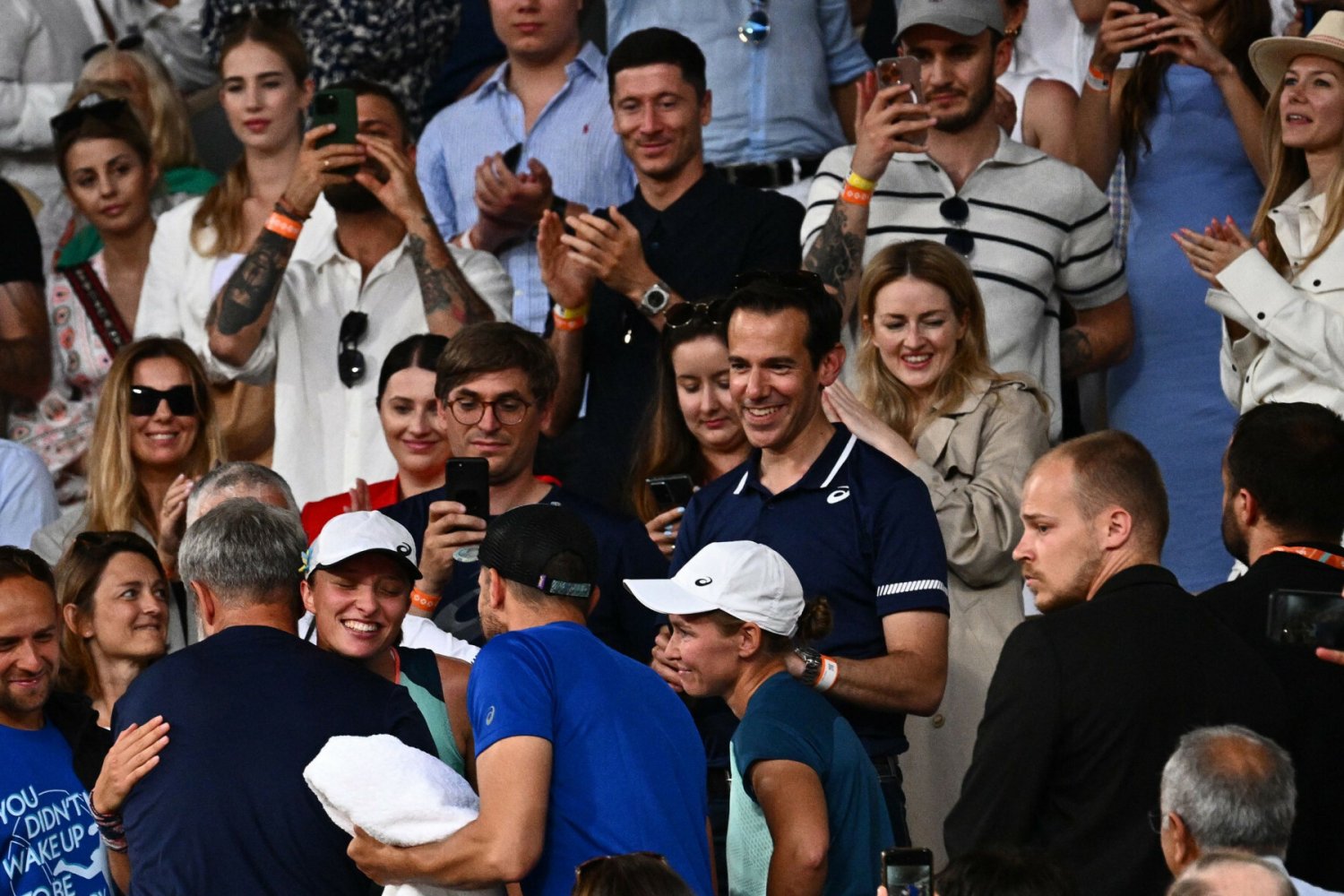 Robert Lewandowski kibicował Idze Świątek na trybunach.