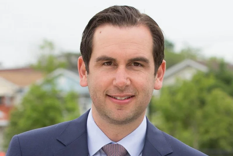 Burmistrz Jersey, Steven Fulop chciałby w przyszłości zostać ambasadorem USA w Polsce.