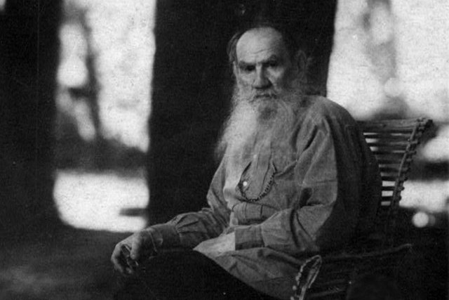 Fot. [url=https://commons.wikimedia.org/wiki/File:Leo_Tolstoy,_05.1908.ws.jpg]Wikipedia[/url] / [url=https://commons.wikimedia.org/wiki/Commons:Copyright_tags]CC0[/url]