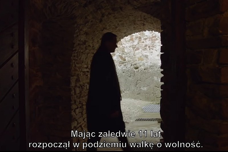Mateusz Morawiecki jako przewodnik po Polsce w nowym filmie Polskiej Fundacji Narodowej. Mateusz Morawiecki jako przewodnik po Polsce w nowym filmie Polskiej Fundacji Narodowej
