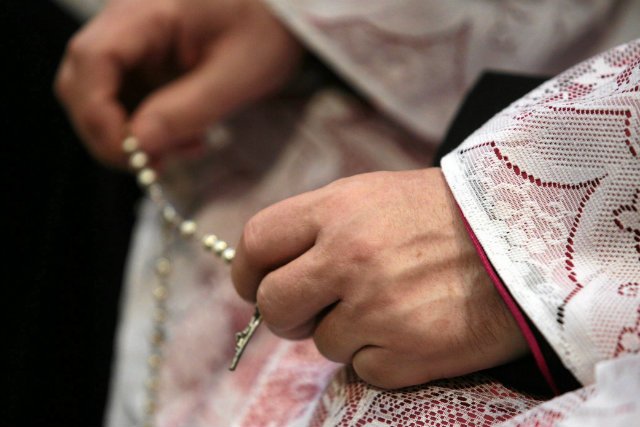 Dziennikarz "Dużego Formatu" Marcin Wójcik ujawnił problemy z celibatem wśród polskich księży.