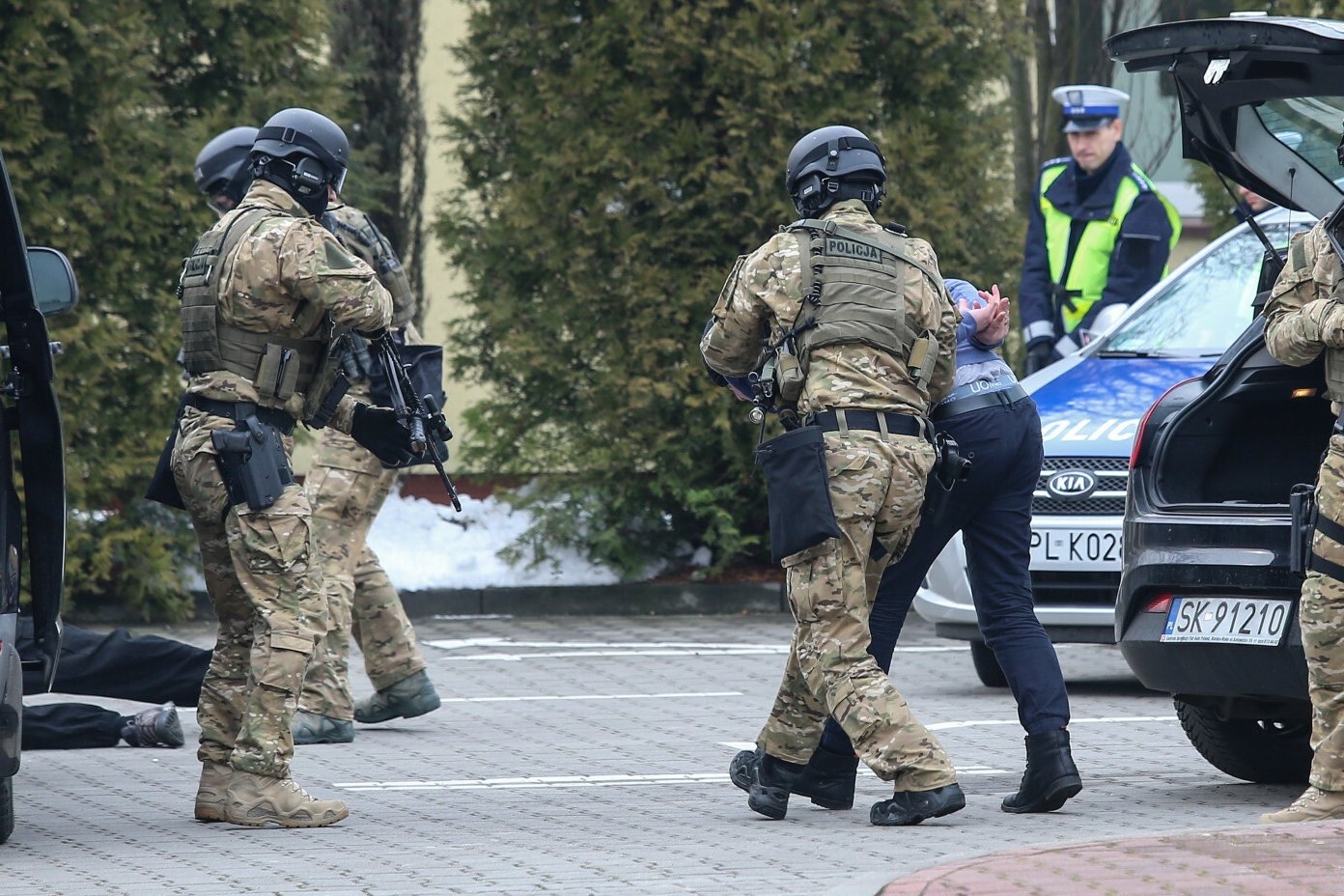 Tusk zapowiada deportacje. "Zdecydowane działania wobec gangów"