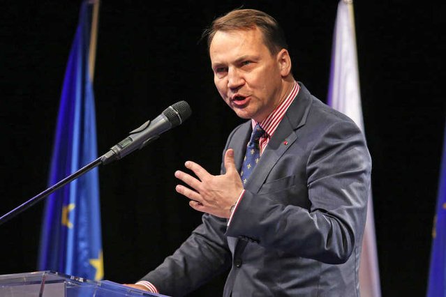 Radosław Sikorski zapowiedział, że Janusz Korwin-Mikke ma zakaz wstępu do MSZ