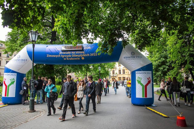 "Bramka poparcie" uległa awarii i została zabrana z krakowskich Plant