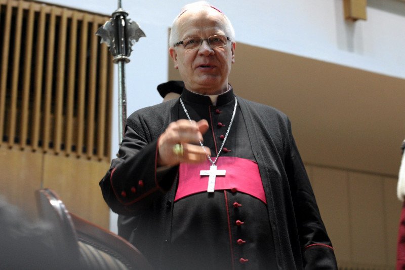 Abp Józef Michalik przestrzega Polaków przed atakiem szatana.