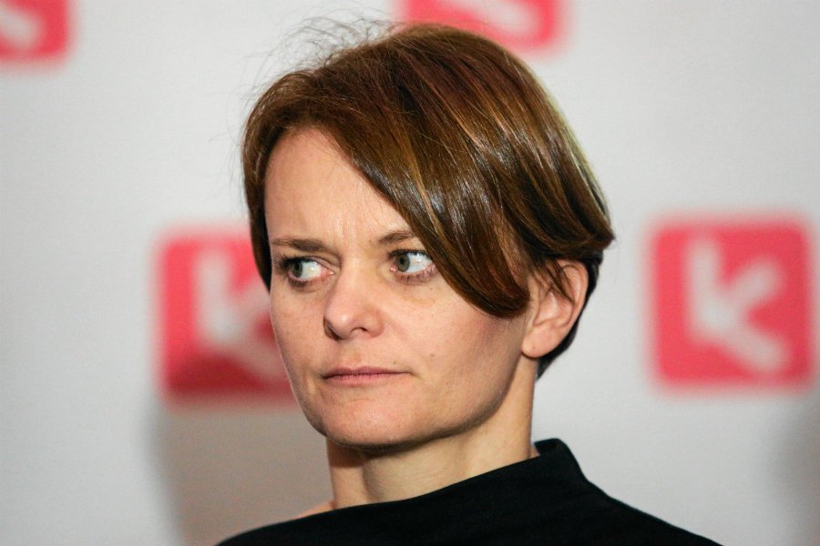 – Należy się ubezpieczać – powiedziała w TVN24 Jadwiga Emilewicz zapytana o to, jak rządowy pakiet pomoże osobom na tzw. umowach śmieciowych.