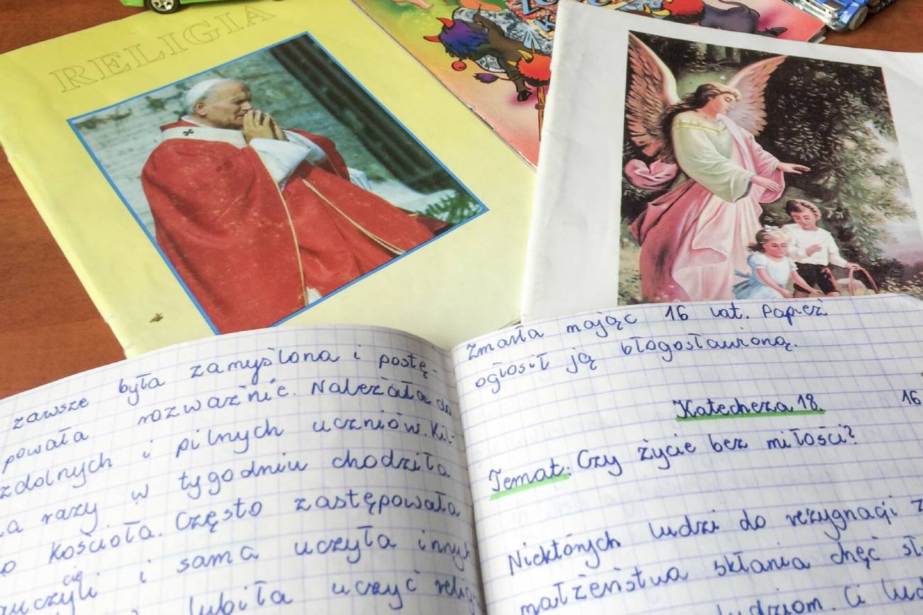 Dzieci miały rozwiązać zadanie dot. gwałtu. To zawierała książka do religii
