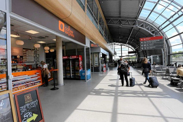 Alarm bombowy w Modlinie mógł być wybrykiem uczestników wielkanocnej imprezy.