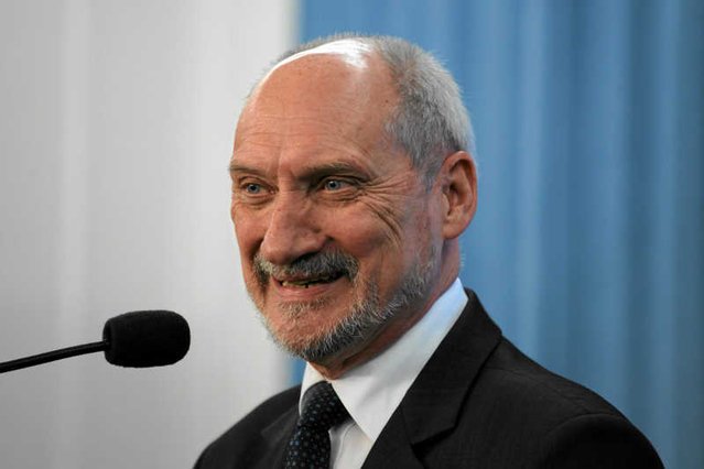 Ściśle tajne akta ws. WSI wychodzą na światło dzienne. Wporst: Macierewicz zbierał haki na Komorowskiego