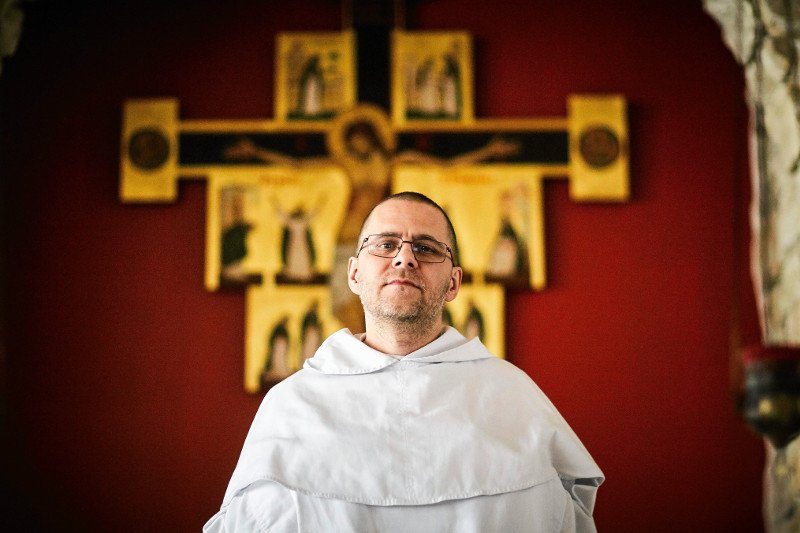 Dominikanin ojciec Paweł Gużyński.