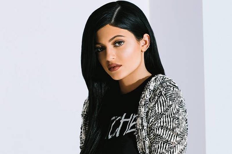 Tak zwane pillowy lips (ang. usta jak poduszeczki), pragnie mieć coraz więcej młodych kobiet