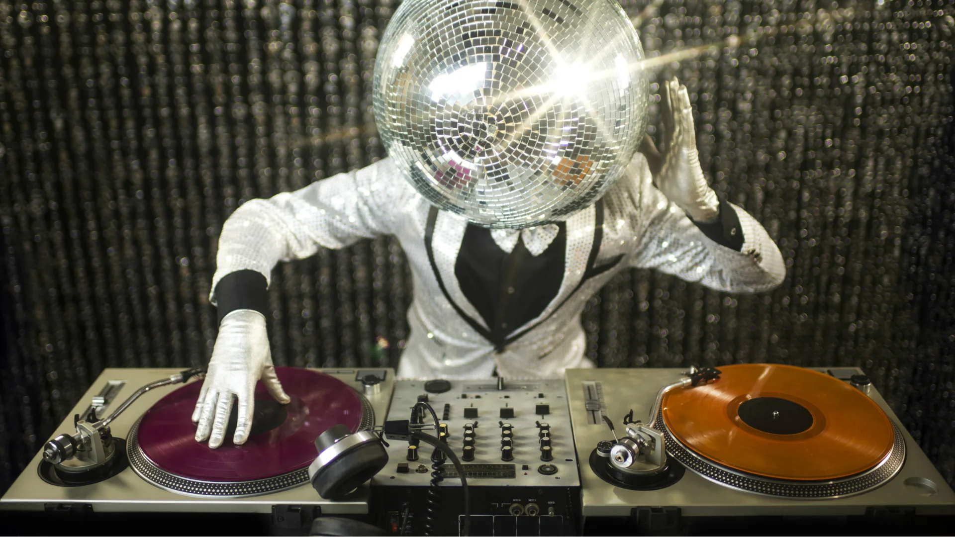 Disco polo coraz częściej jest grane także na imprezach klubowych w dużych miastach.