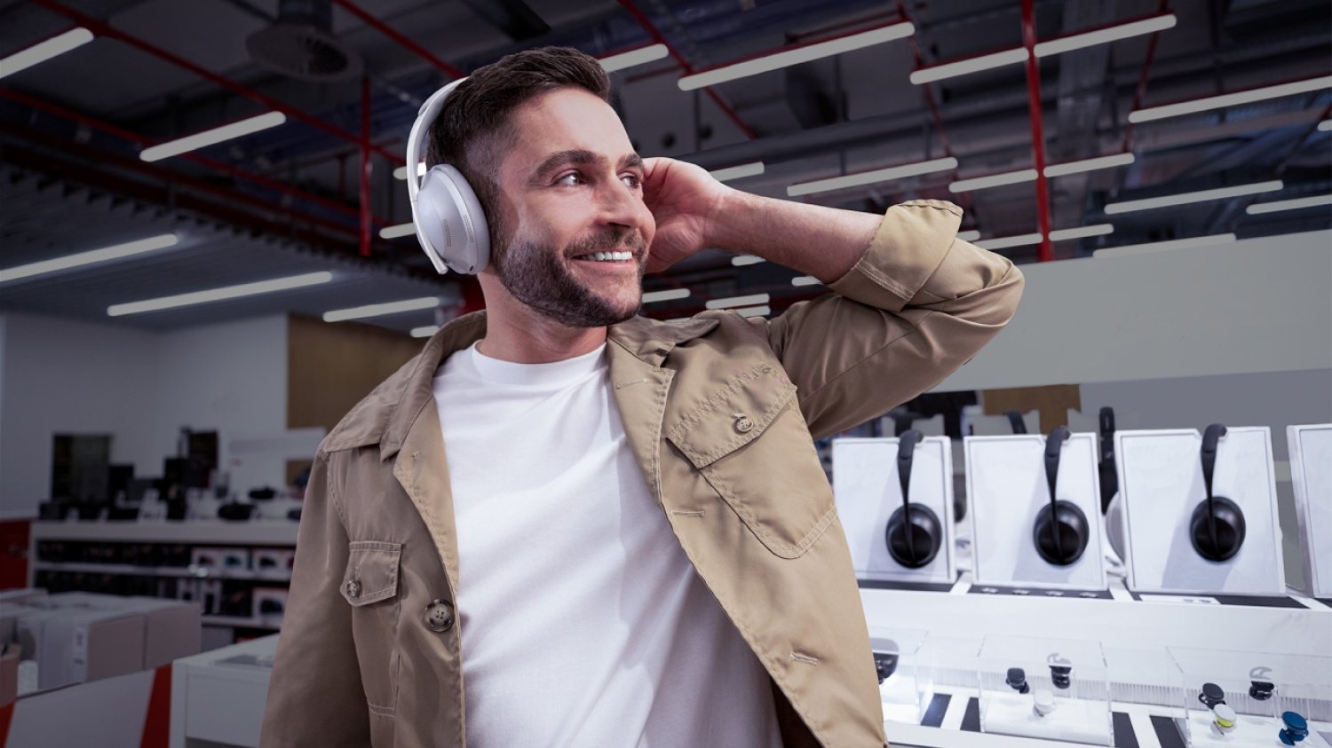 Sieć handlowa MediaMarkt oferuje swoim klientom ekspresową dostawę zamówień internetowych do 90 min z Uber Direct w miastach, w których znajdują się jej sklepy stacjonarne z elektroniką użytkową.