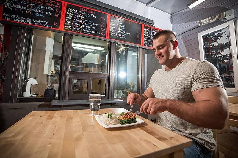 "House of Protein" w Gdańsku to pierwszy w Polsce lokal stworzony specjalnie z myślą o osobach trenujących sporty siłowe.