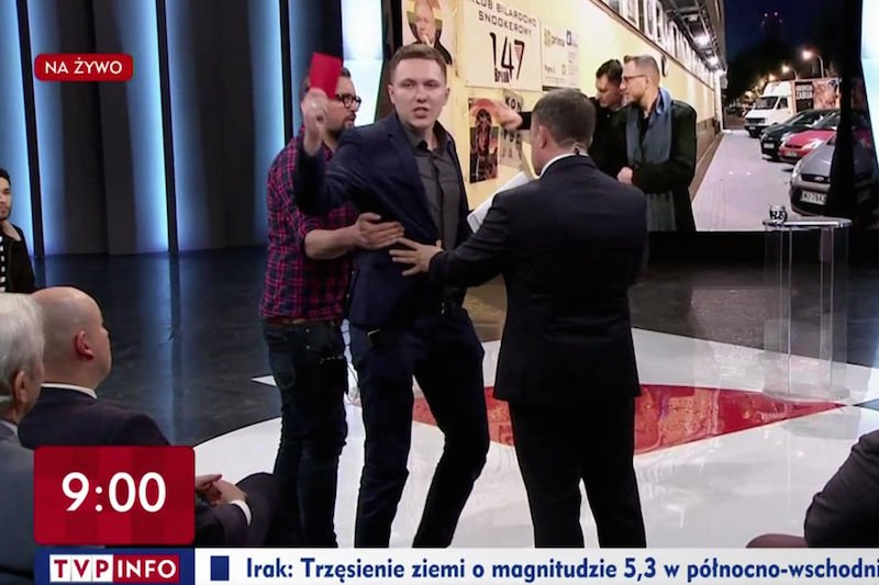 Goście programu "Studio Polska" pokazywali prowadzącym czerwone kartki.