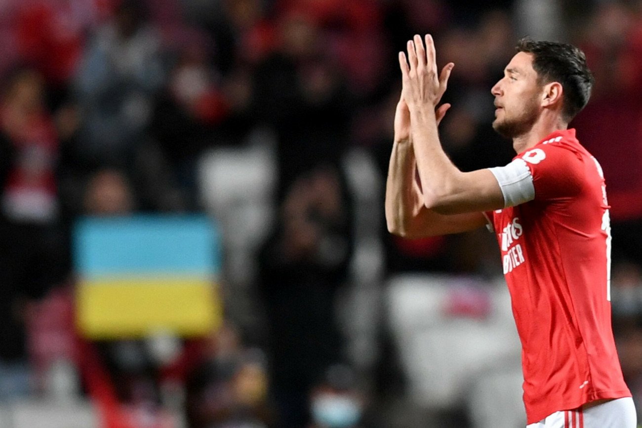 Roman Jaremczuk nie mógł ukryć wzruszenia po wsparciu, jakie otrzymał od kibiców Benfiki Lizbona.