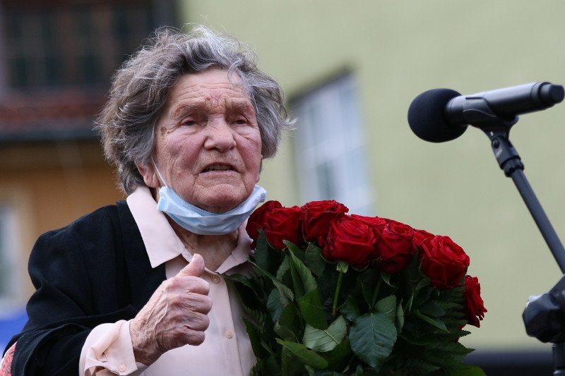 28 października Wanda Traczyk-Stawska wsparła kobiety protestujące po orzeczeniu Trybunału Konstytucjnego ws. aborcji.