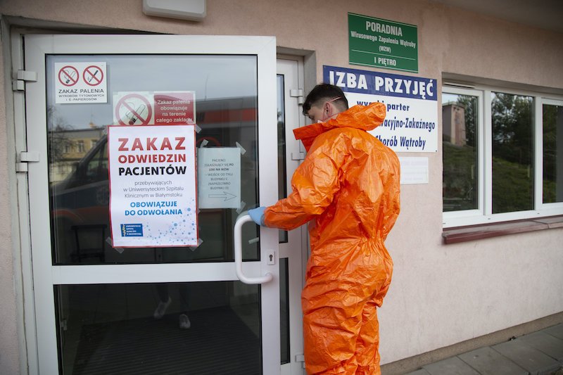 Mężczyzna z podejrzeniem koronawirusa uciekł ze szpitala w Gdańsku. Zatrzymała go policja. (Zdjęcie ilustracyjne)