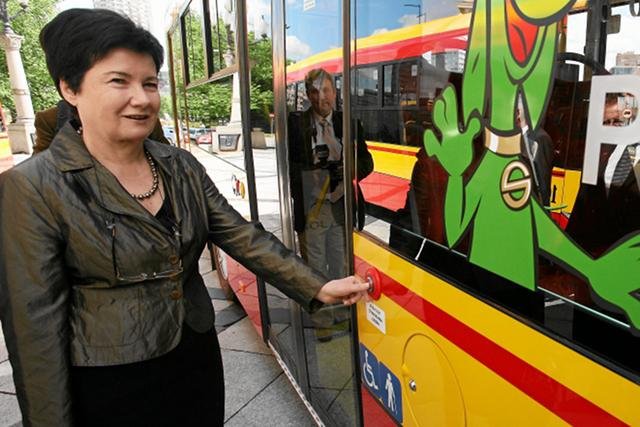 Po Warszawie ma jeździć "Gronkobus", autobus przypominający o porażkach Hanny Gronkiewicz-Waltz