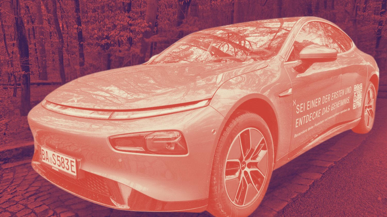 Chińska Tesla wjeżdża do Polski. Jako pierwsi sprawdzamy jej limuzynę o sportowym charakterze