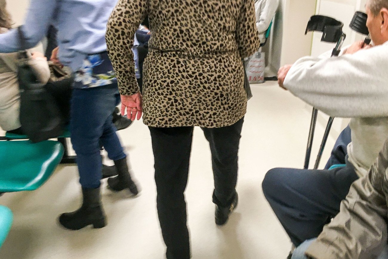 Mimo że do budżetu NFZ trafi w tym roku dodatkowo ponad 9,1 mld zł, nie ma co liczyć na to, że kolejki do lekarzy się skrócą. To środki na łagodzenie skutków inflacji.