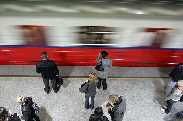 Warszawskie metro będzie kursować w nocy