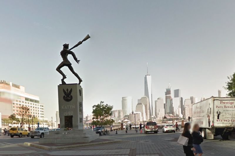 Pomnik katyński w Jersey City ma zostać tymczasowo usunięty.