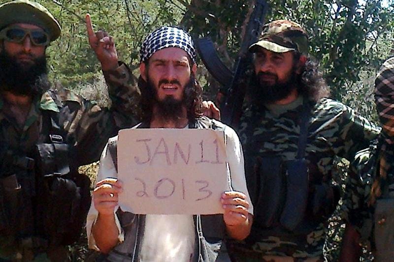 Omar Hammami, amerykański mudżahedin, na Twitterze relacjonuje swoją walkę o życie z somalijskimi bojówkami.