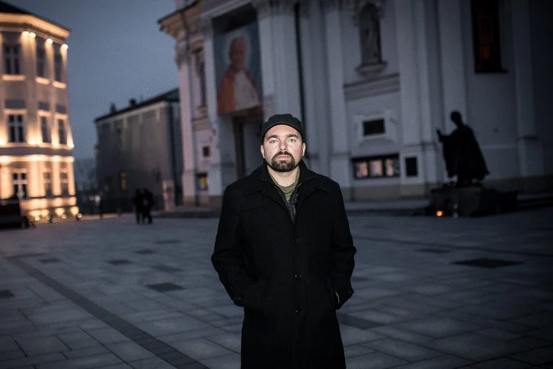 Mateusz Klinowski jest burmistrzem Wadowic od dwóch lat. Nie ukrywa, że jest ateistą i nie uważa, aby jego lewicowe poglądy były jakąkolwiek przeszkodą w zarządzaniu papieskim miastem