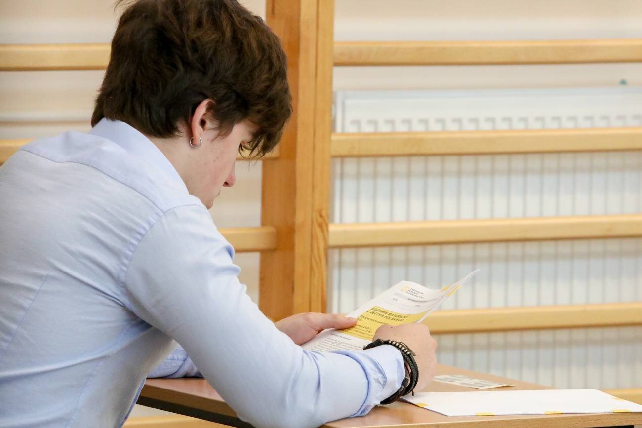 Egzaminator oblał ucznia przez interpretację wiersza. Jego autor go broni