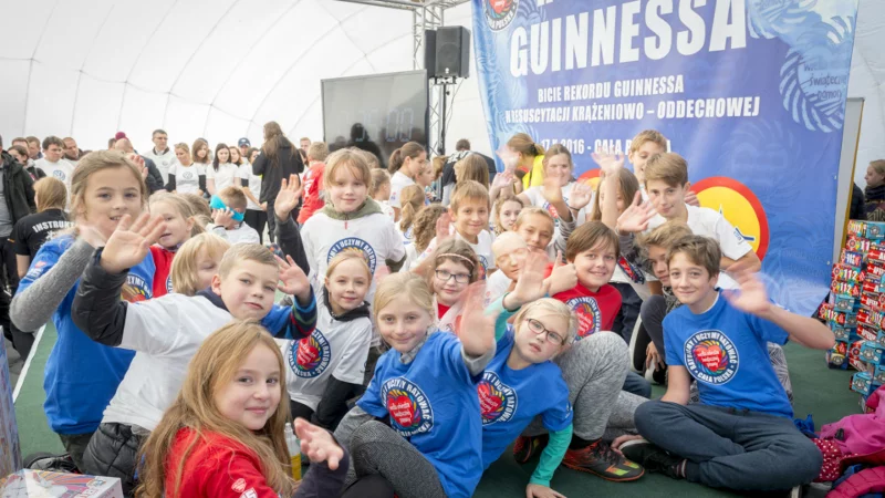 Program "Mali Ratownicy" jest pokłosiem współpracy Volkswagena z WOŚP, która zainaugurowana została 17 października 2016 podczas bicia Rekordu Guinnessa w resuscytacji krążeniowo-oddechowej.