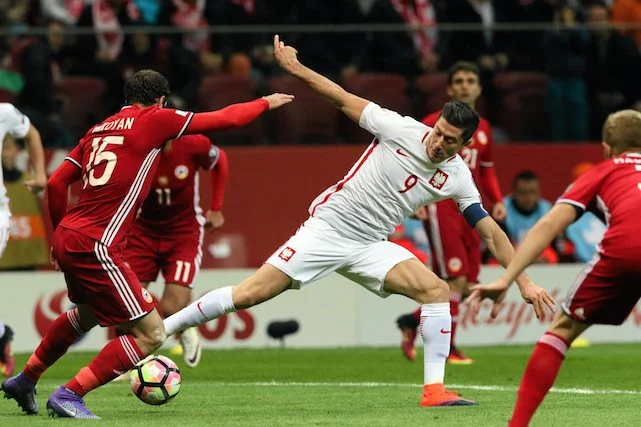 Robert Lewandowski podczas meczu eliminacyjnego do Mistrzostw Świata Polska-Armenia.