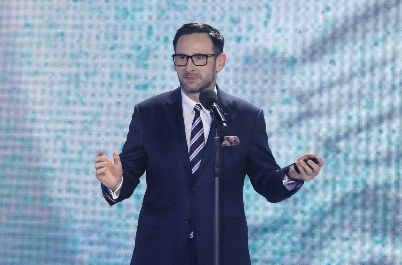 Szef "Wiadomości" tłumaczy zakup stolików do siedziby Daniela Obajtka.