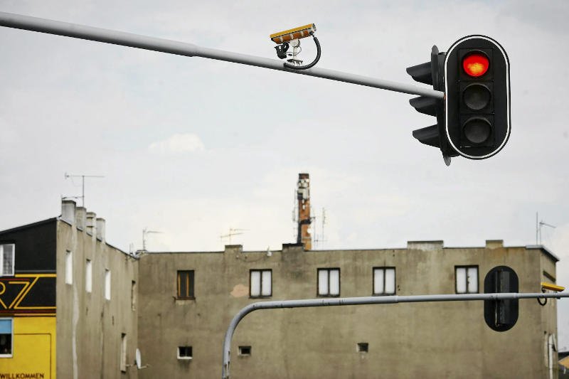 Jeżeli prezydent podpiszę ustawę, 1 stycznia 2016 roku znikną fotoradary należące do Straży Miejskiej.