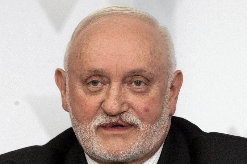 Szef KBW podał się do dymisji.