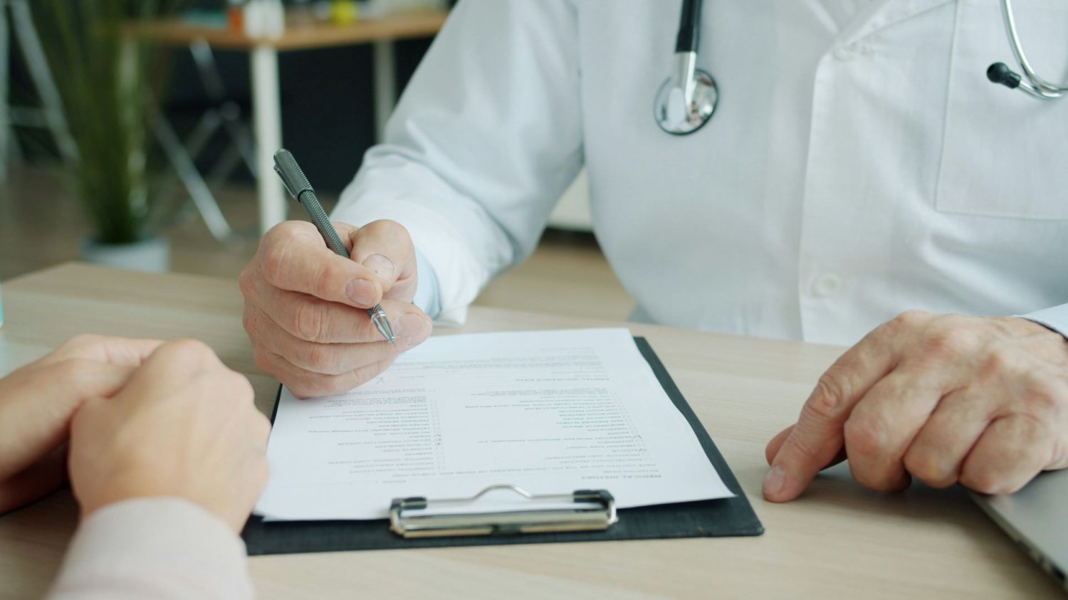 Diagnoza z czatu czy od lekarza? 76% to za mało, by zastąpić specjalistę