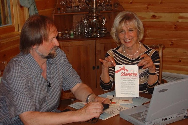 Janina Jankowska nie szczęści ostrych słów zarówno obozowi władzy, jak i opozycji.