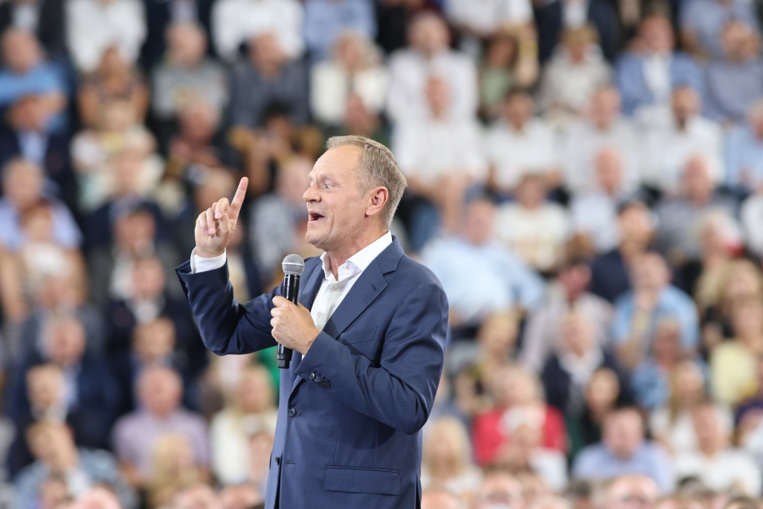 Tusk ostrzega: Kaczyński wyciąga nas właśnie z Unii